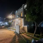 Happy Dog Apartments