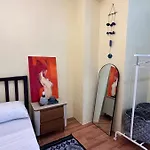 Centrally Located Affordable Apartment With Kitchen
