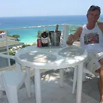 Alargo Villa