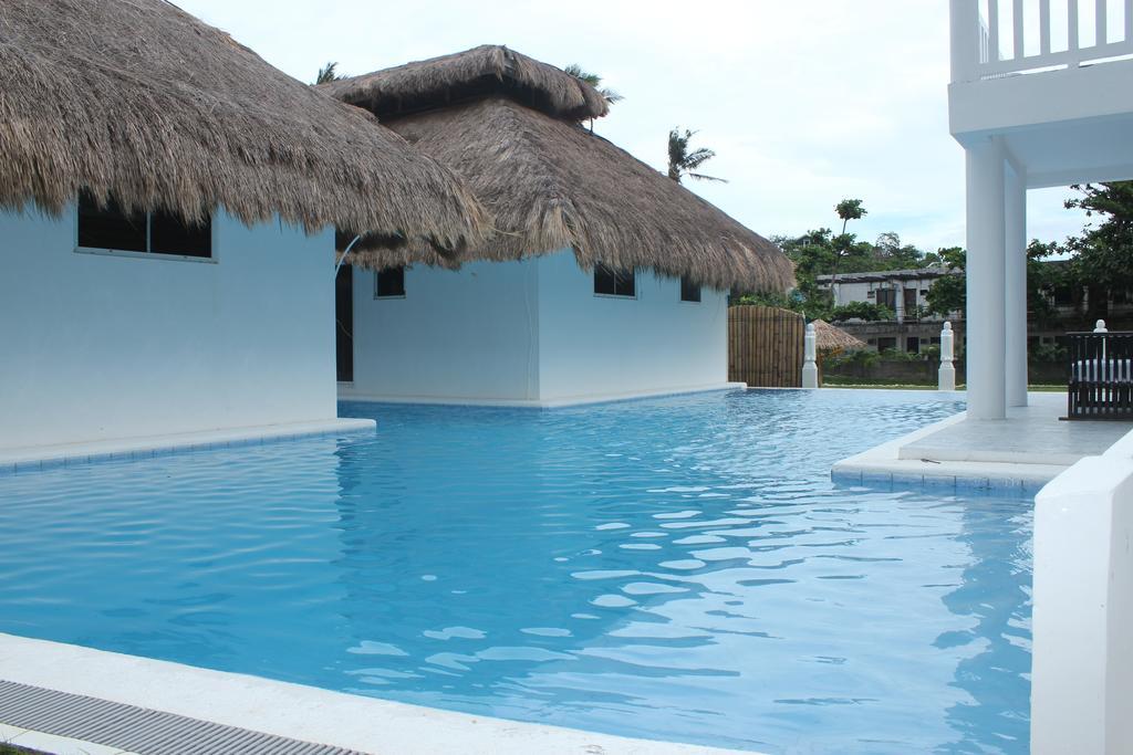 Blue Lagoon Villas *
