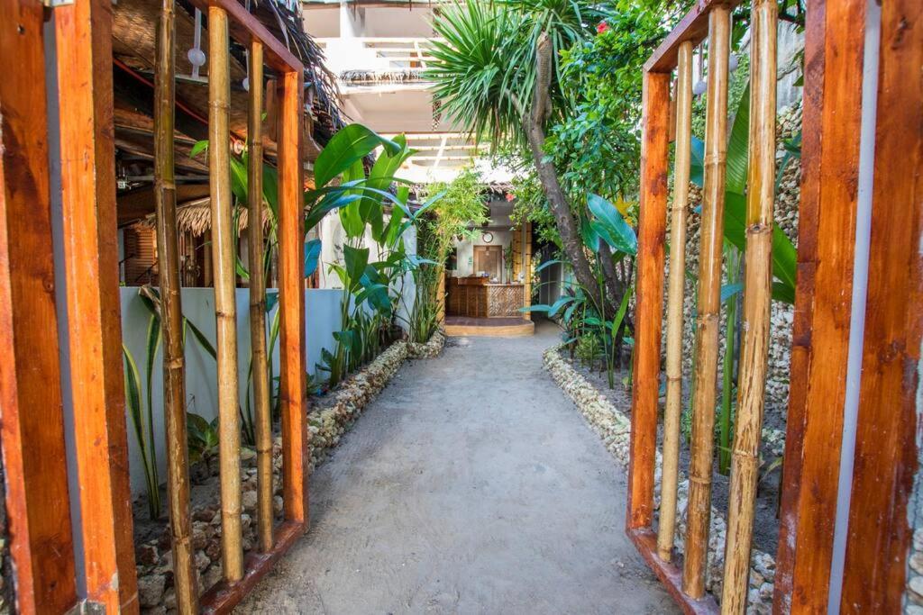 Ac2 - Bamboo Bungalows Rest House By White Apartment *