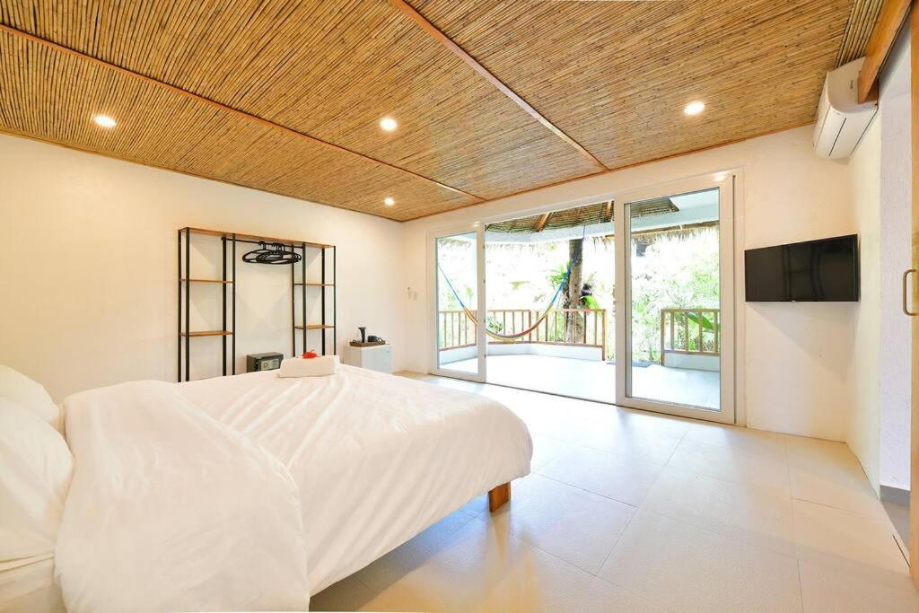 Apartment Ac2 - Bamboo Bungalows Rest House By White