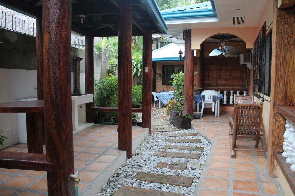 Inn Dave's Straw Hat 3*