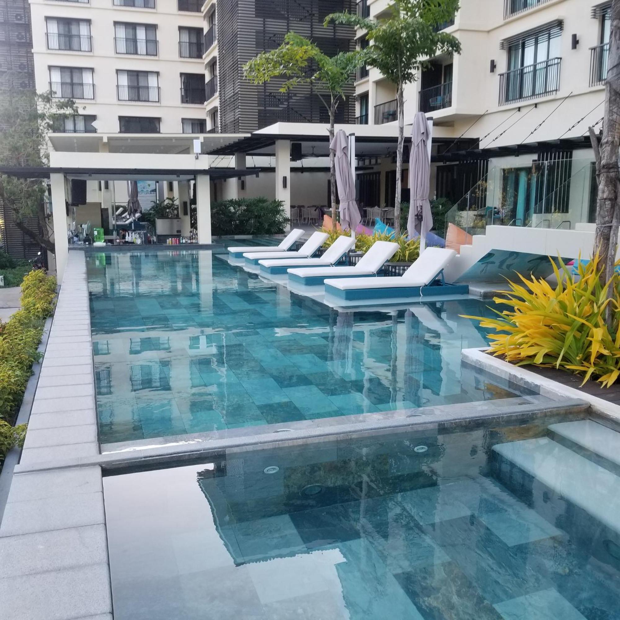 Uo At Fairways Newcoast Boracay *