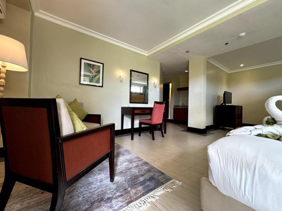 Deluxe A With Private Inifnity Pool And Golf