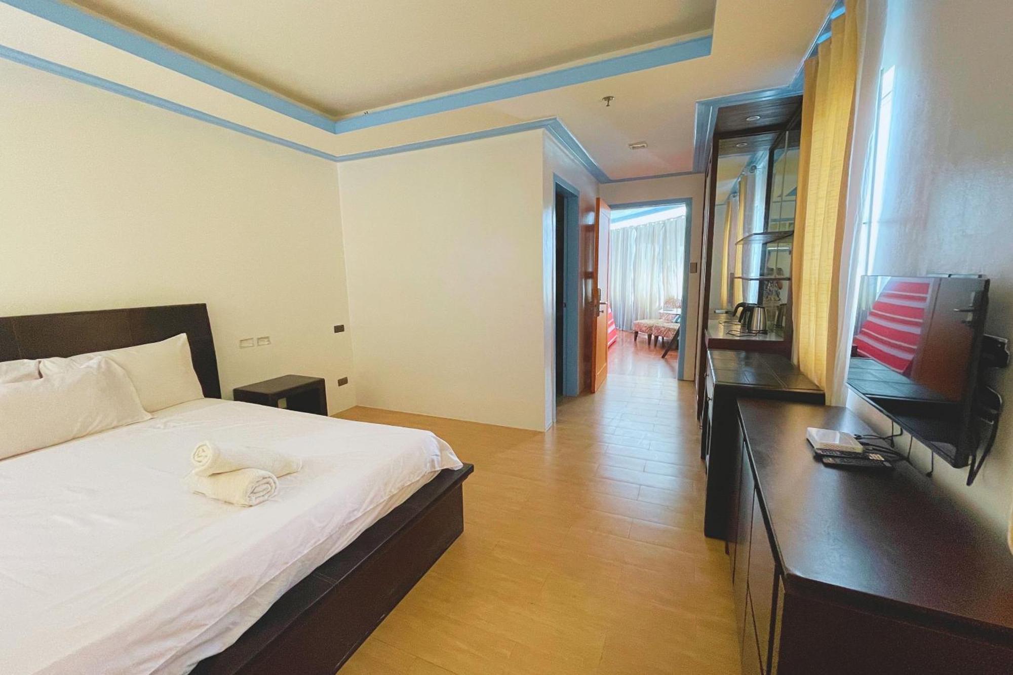 Here Innstead Boracay Hotel