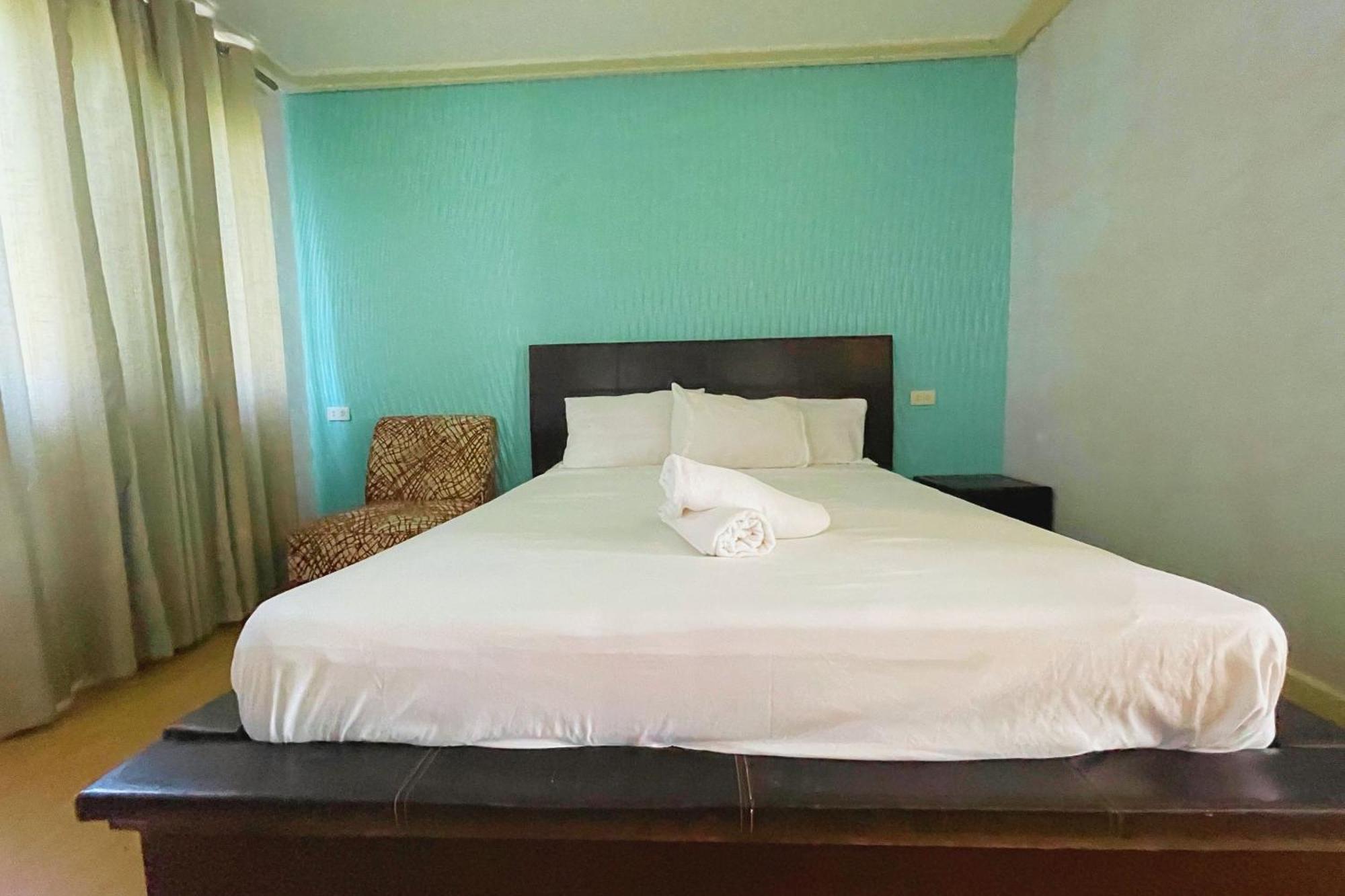Hotel Here Innstead Boracay 3*