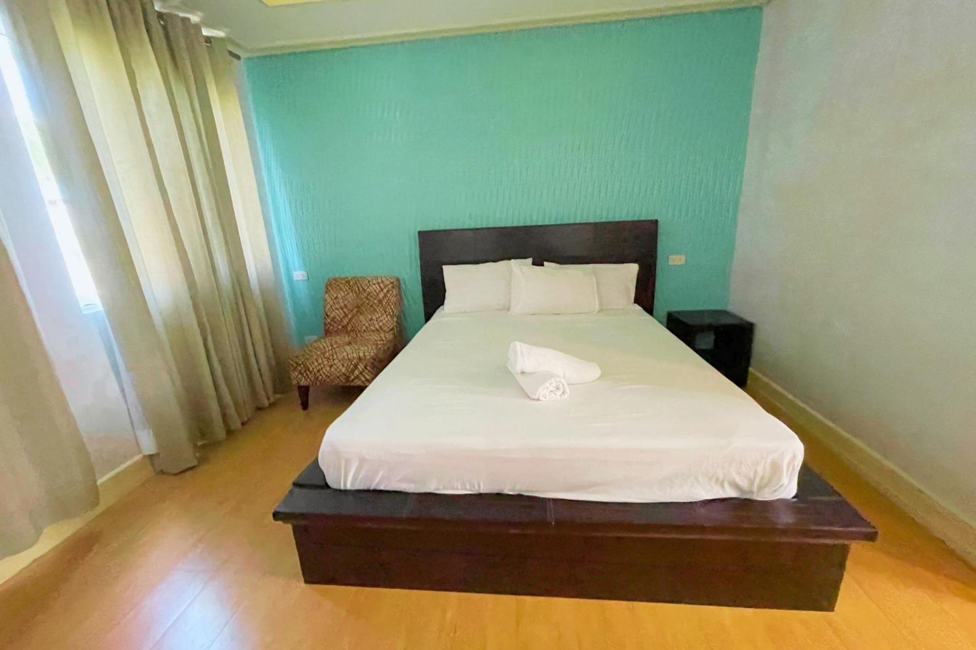 Here Innstead Boracay