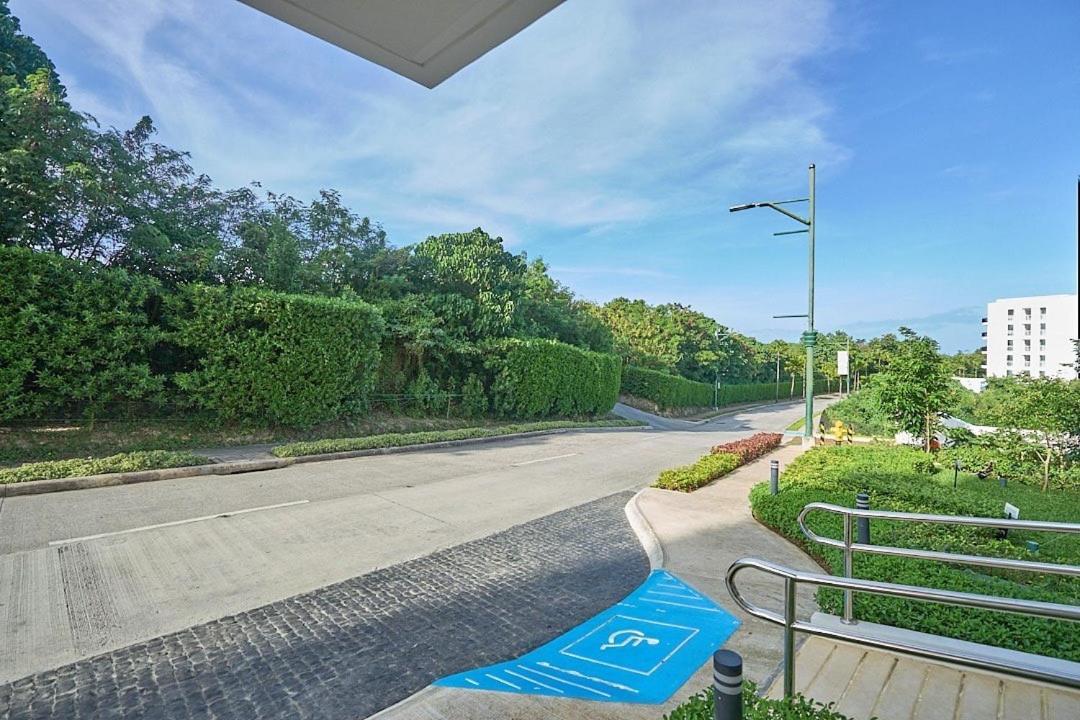Apartment A Tranquil Ocean View Condo, Private *