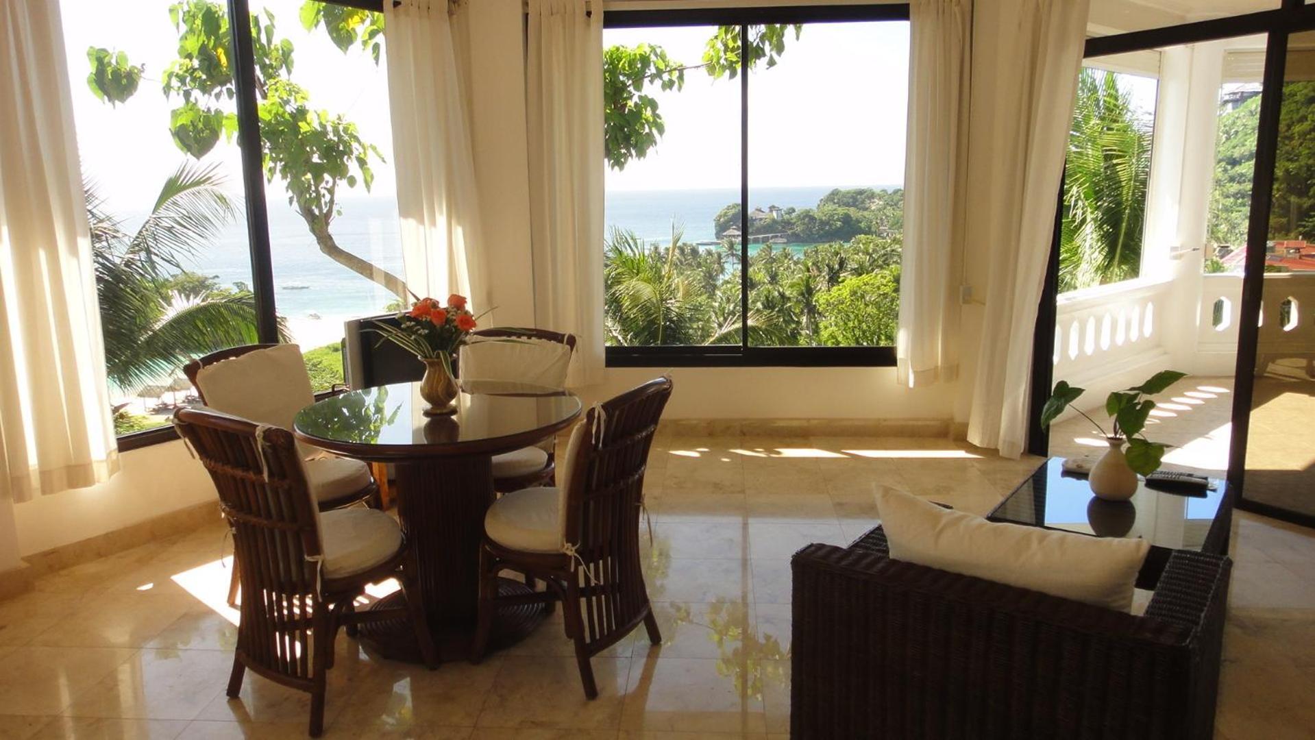 Argonauta Boracay And
