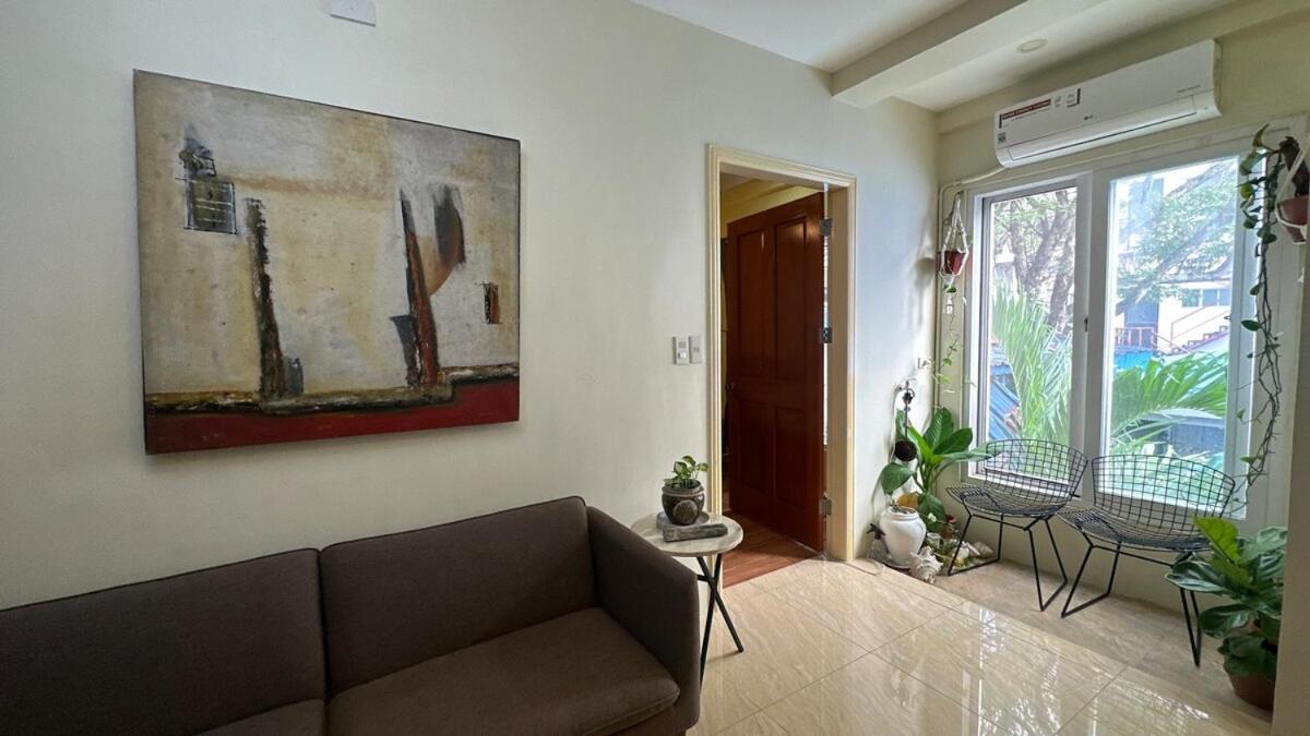 Centrally Located Affordable With Kitchen Apartment *