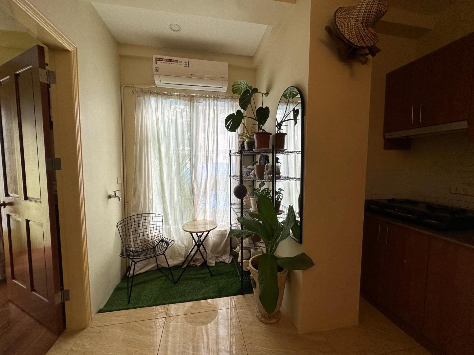 Centrally Located Affordable With Kitchen *