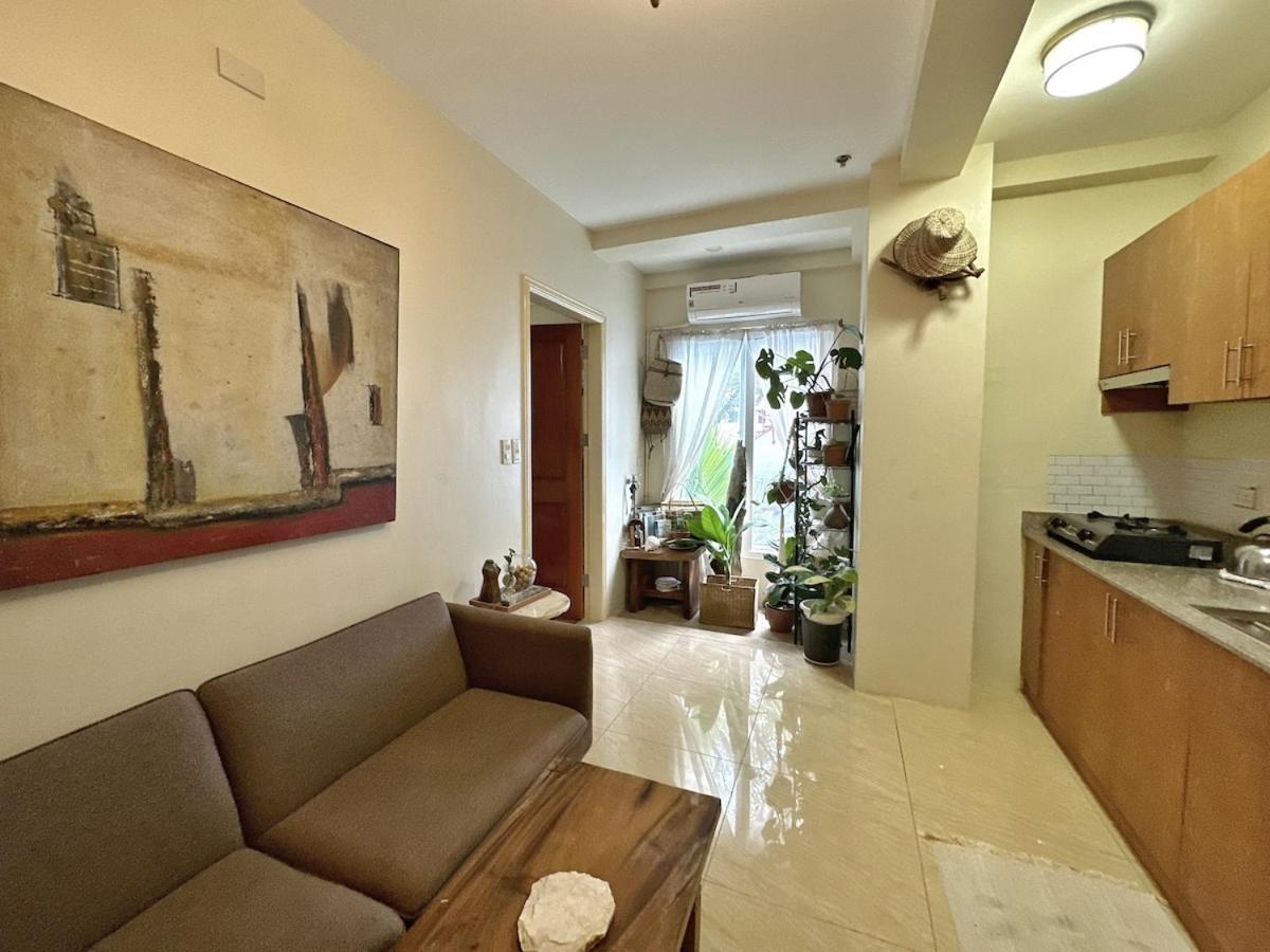Apartment Centrally Located Affordable With Kitchen