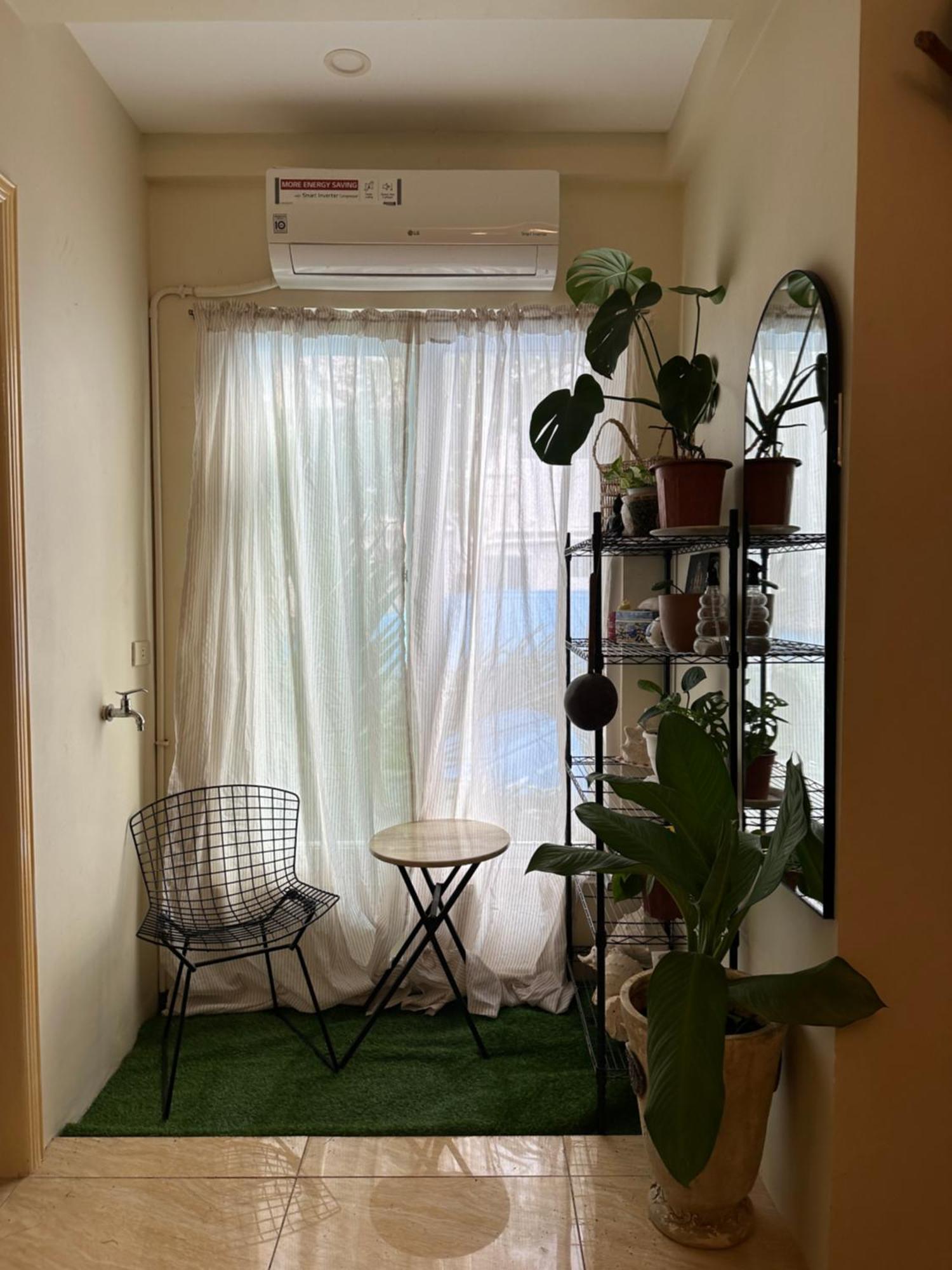 Centrally Located Affordable With Kitchen *