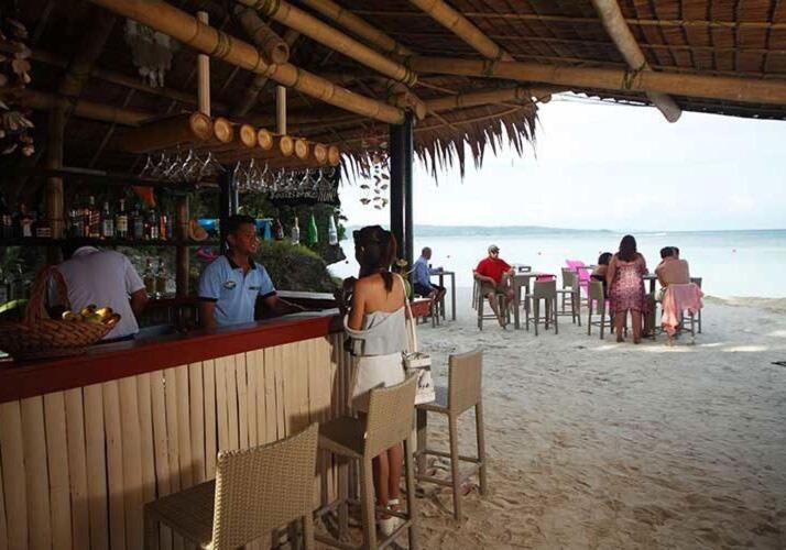 Deluxe C W Private Beach, Inifnity Pool & Golf