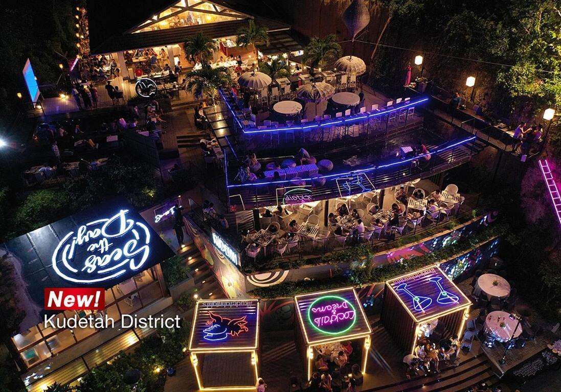 Deluxe C W Private Beach, Inifnity Pool & Golf Apartment Boracay Island