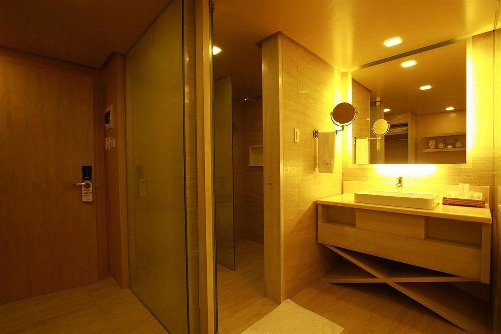 Waling-waling Beach 5* Boracay Island