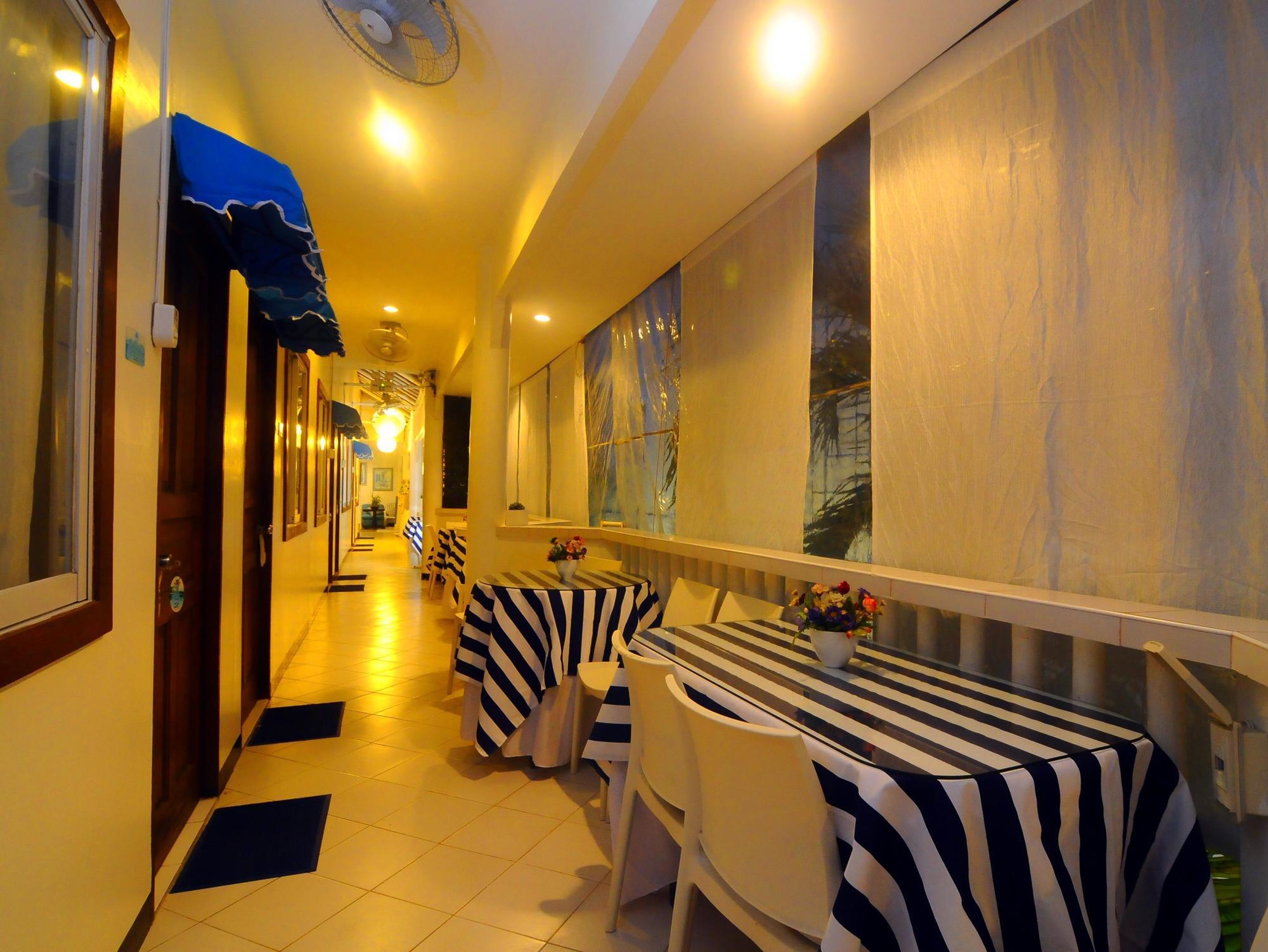 Hotel The Blue Veranda Suites Boracay 2*