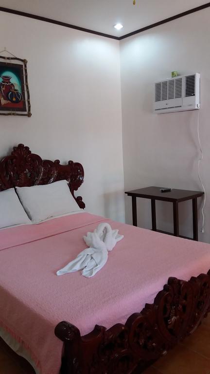 Dave's Straw Hat Inn 3*
