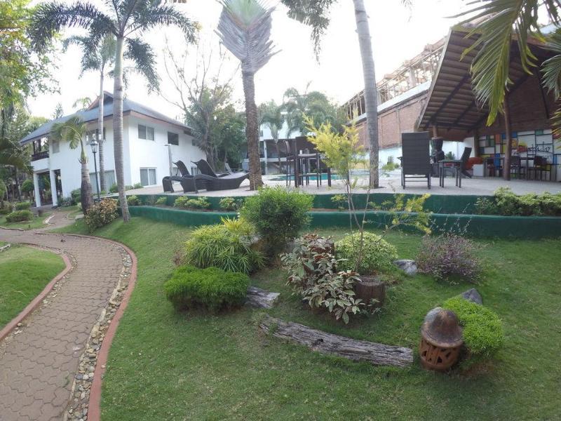 Hotel Laguna De Boracay 3*