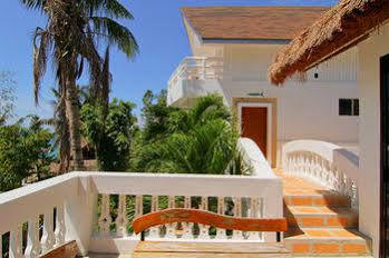 Hotel Diniwid Villas *