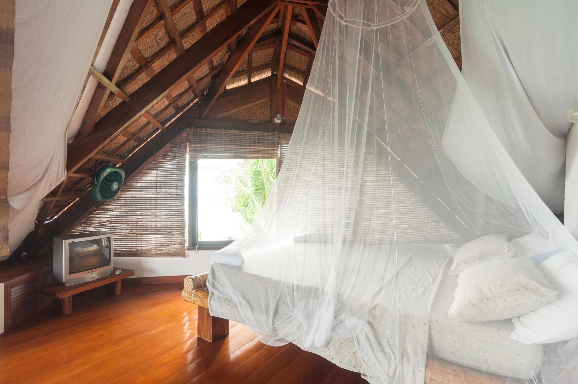 Hotel Diniwid Villas