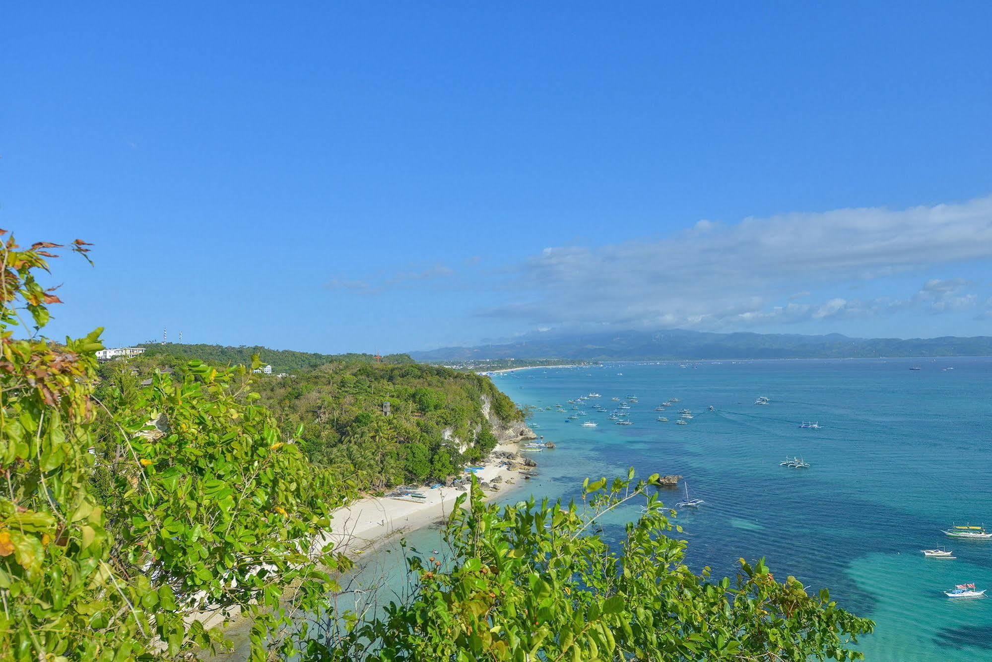Hotel Diniwid Villas *