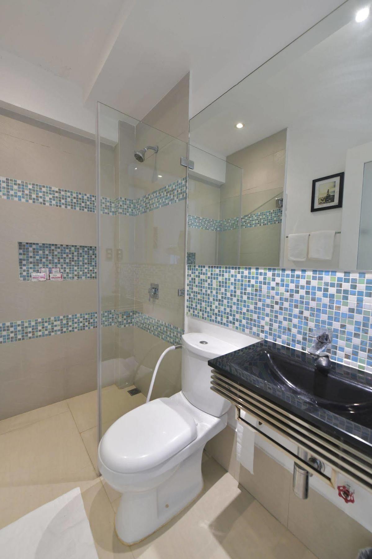 Karuna Private Home Sea View 4*