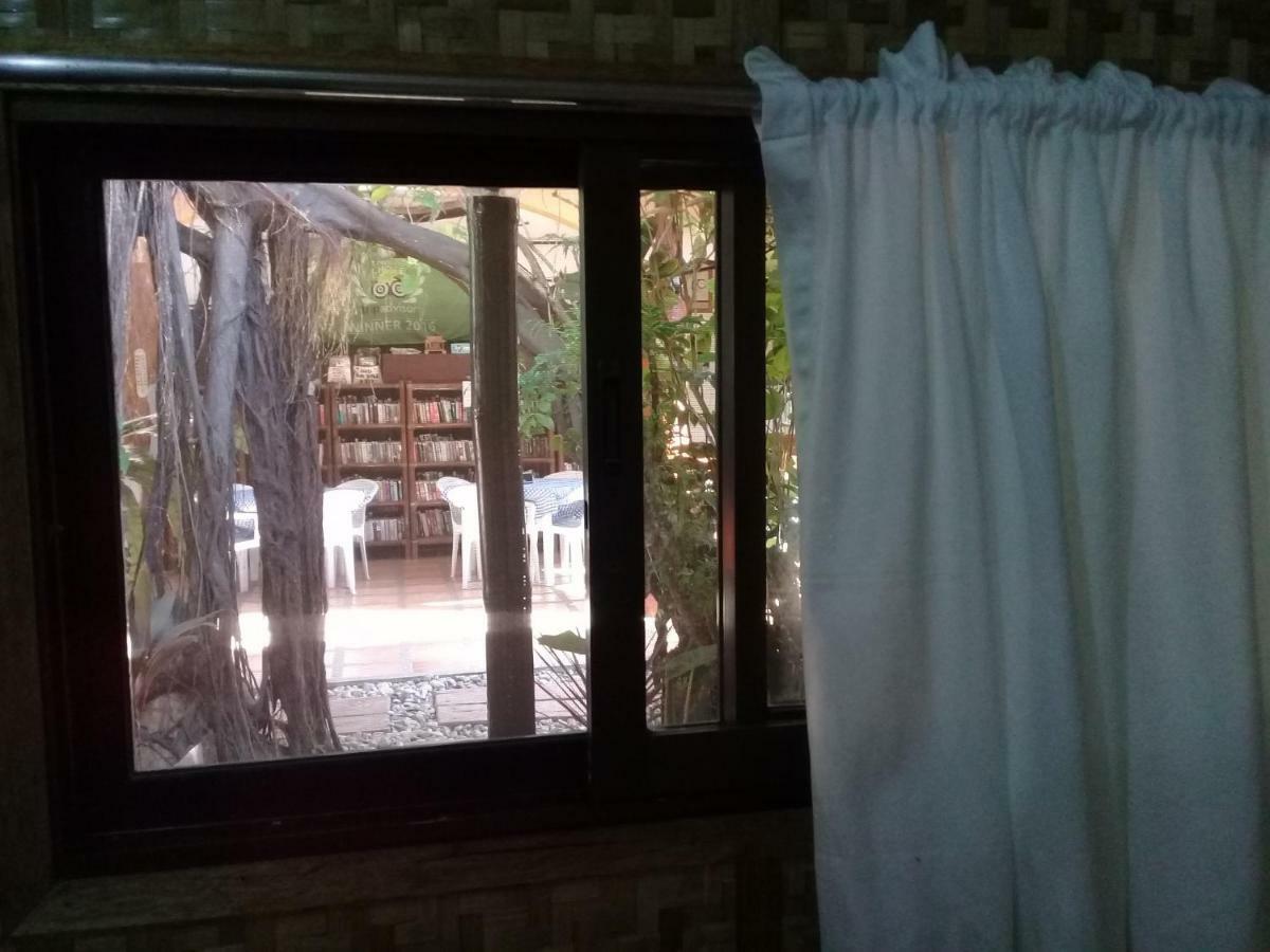 Dave's Straw Hat Inn 3*