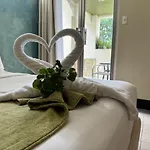 Deluxe Room D W Private Beachand Inifnity Pool And Golf