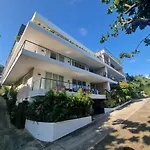 Kalamansi Villas - Large 3 Bedroom Apartment