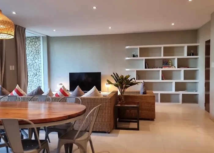 Kalamansi Villas - Large 3 Bedroom Apartment
