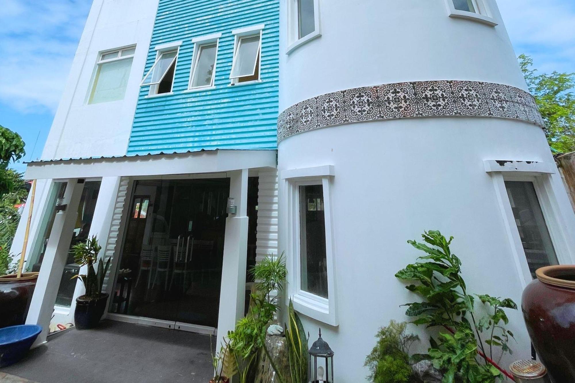 Here Innstead Boracay Hotel 3*