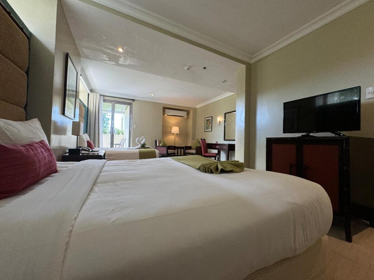 Deluxe D W Private Beachand Inifnity Pool And Golf