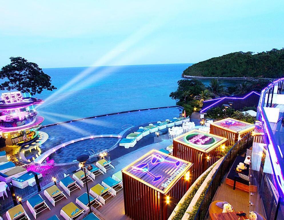 Deluxe D W Private Beachand Inifnity Pool And Golf Apartment *