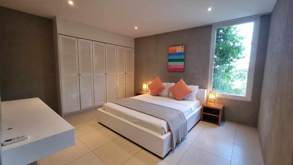 Kalamansi - Large 3 Bedroom *