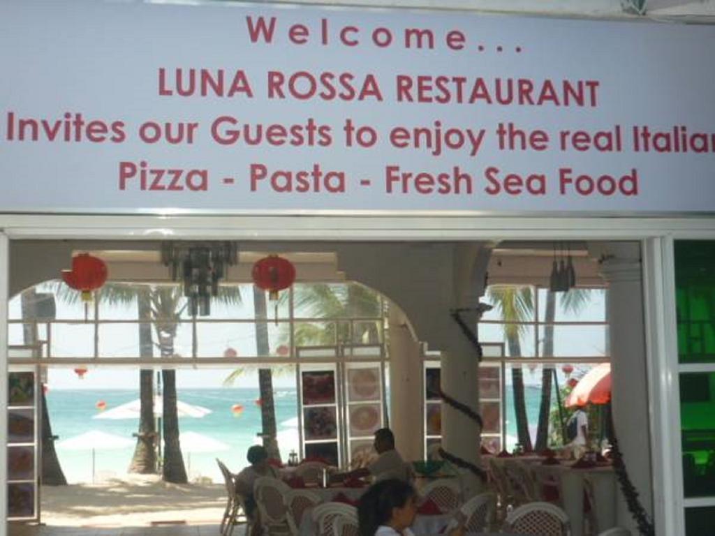 Alla Luna Rossa Boracay