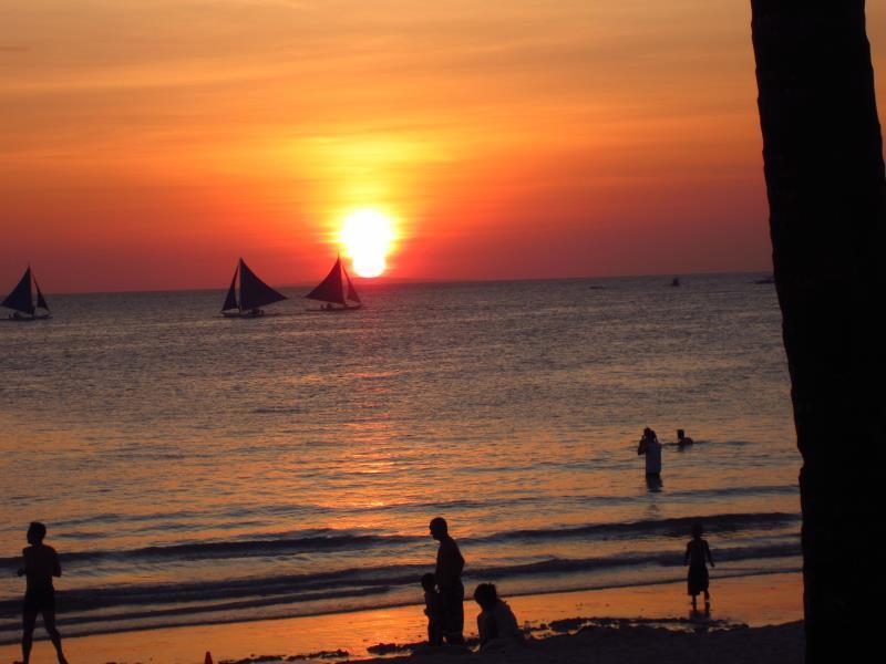 Boracay Huts 2*