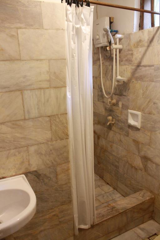 Boracay Huts Guest house 2*