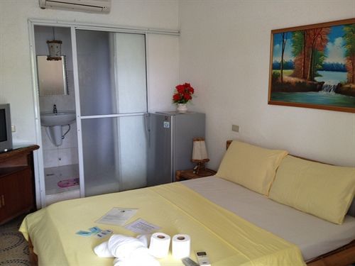 Alla Luna Rossa Boracay 3*