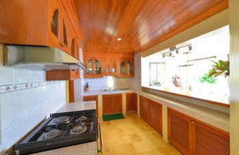 Hotel Diniwid Villas *