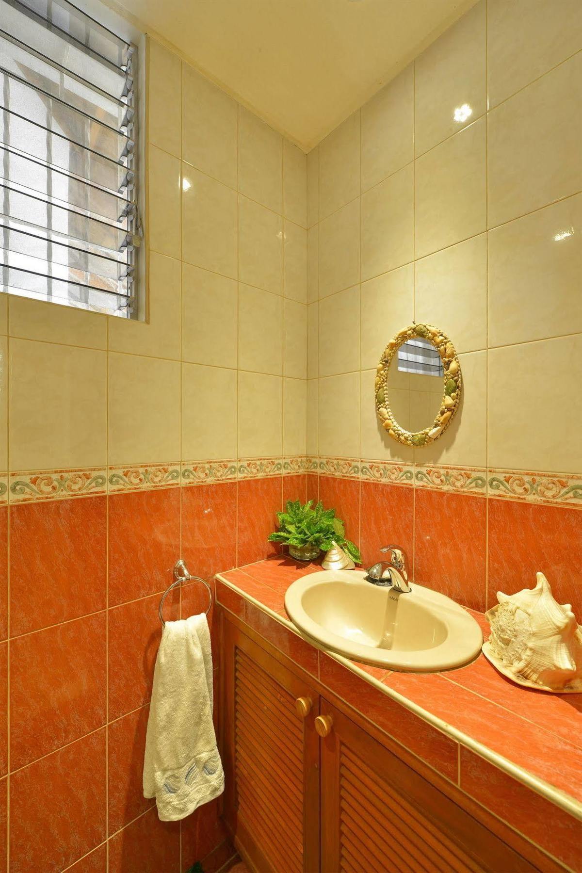 Hotel Diniwid Villas *