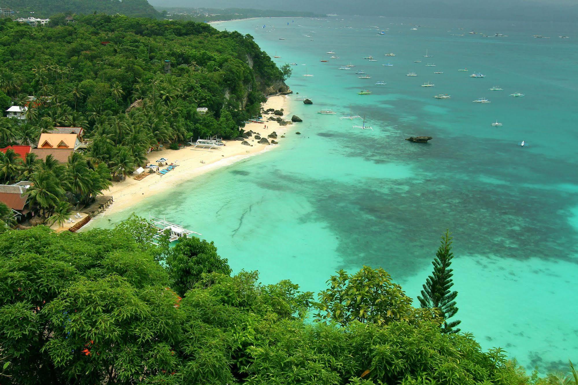 Hotel Diniwid Villas *