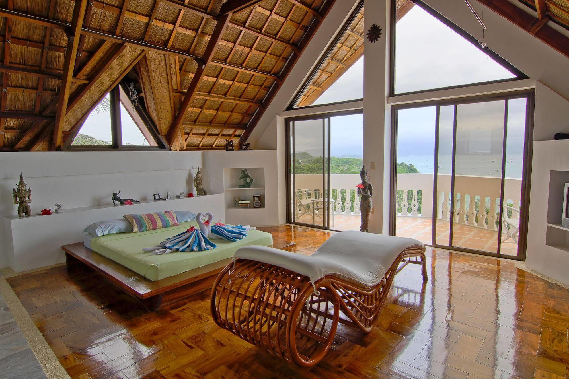 Diniwid Villas Hotel *