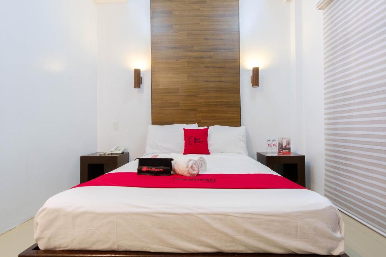 Hotel Reddoorz @ Taj And Annex