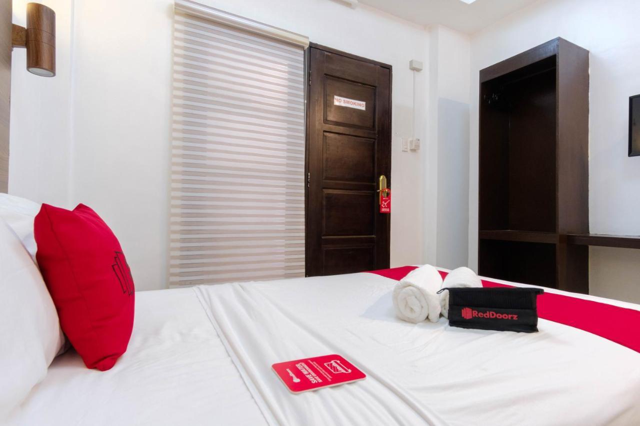 Hotel Reddoorz @ Taj And Annex Boracay Island