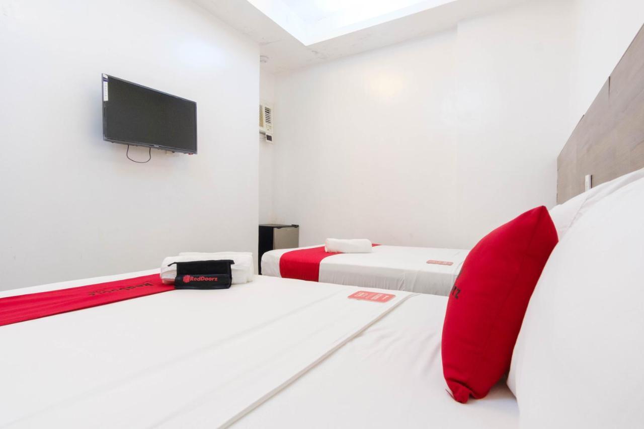 Reddoorz @ Taj And Annex Hotel