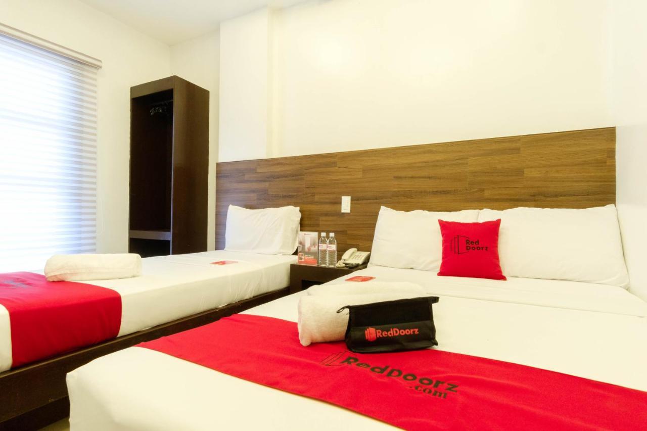 Hotel Reddoorz @ Taj And Annex