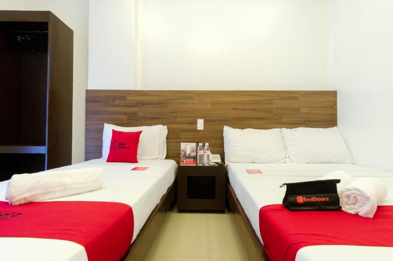 Reddoorz @ Taj And Annex Hotel