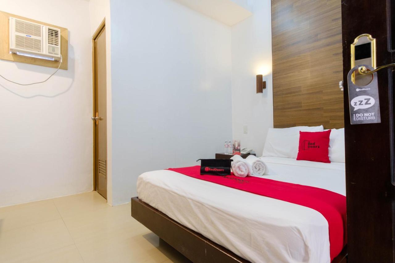 Reddoorz @ Taj And Annex Hotel